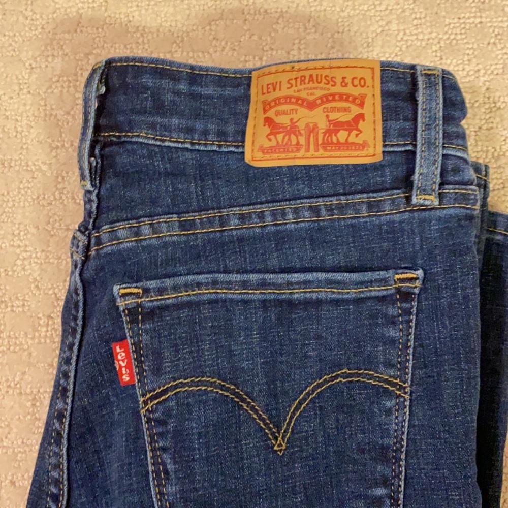 Levi’s 711 Skinny Jeans